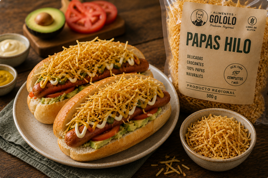 Completo coronado con papas hilo